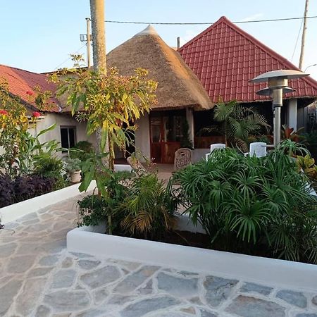 Mia Safari Lodge And Restaurant Entebbe Exteriér fotografie